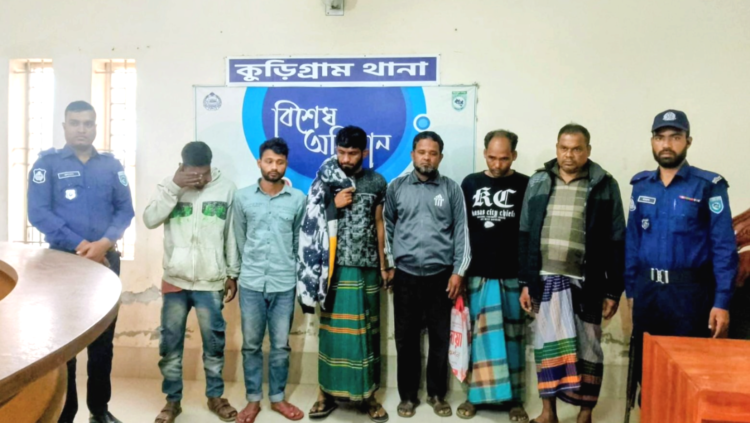 কুড়িগ্রাম জেলা পুলিশের অভিযানে ১০ টি চোরাই মোটরসাইকেল উদ্ধারসহ চোর চক্রের ০৯ সক্রিয় সদস্যকে গ্রেফতার করেছে পুলিশ