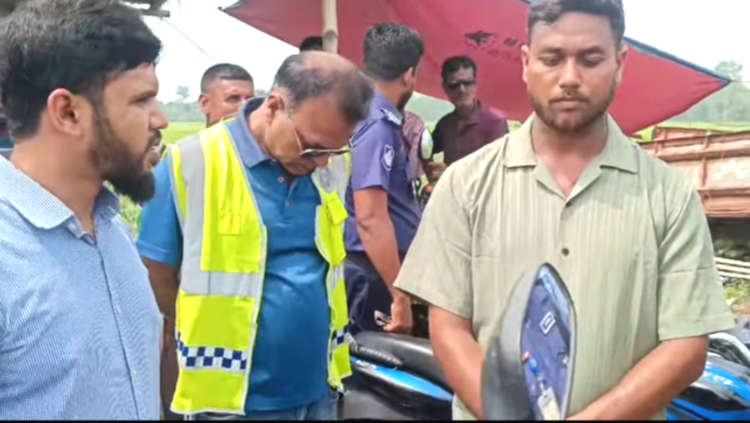 মান্দায় মহাসড়ক অবরোধ তিন চালকের বিরুদ্ধে মামলা