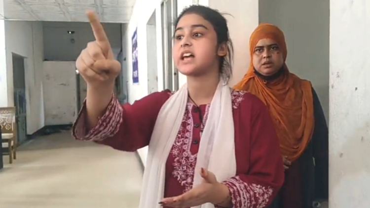 বিডি ইমরানের মামলার প্রত্যাহারে চাপ: আশুলিয়ায় টিকটকার প্রিয়া খানকে হেনস্তার অভিযোগ