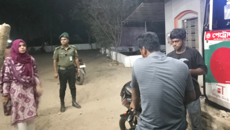 আদমদীঘিতে মজুদ থাকা সত্ত্বেও তেল না পেয়ে হট্টগোল, ম্যাজিস্ট্রেটের হস্তক্ষেপে নিয়ন্ত্রণ