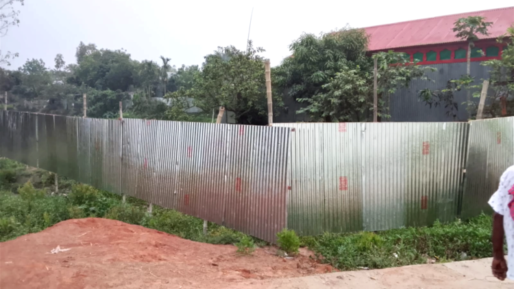 অষ্টগ্রামে ‎আদালতের আদেশ অমান্য করে সংখ্যালঘু পরিবারের জমি দখল