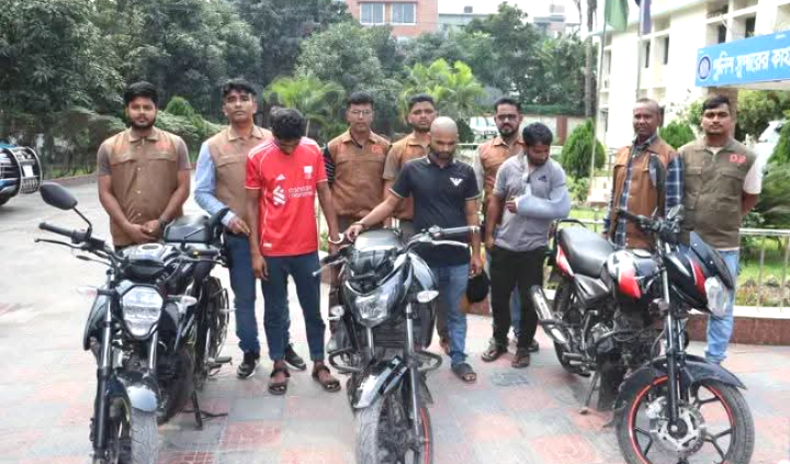 মুন্সীগঞ্জে আন্তঃজেলা বাইকচোর চক্রের ৩ সদস্য গ্রেফতার, উদ্ধার ৩ মোটরসাইকেল
