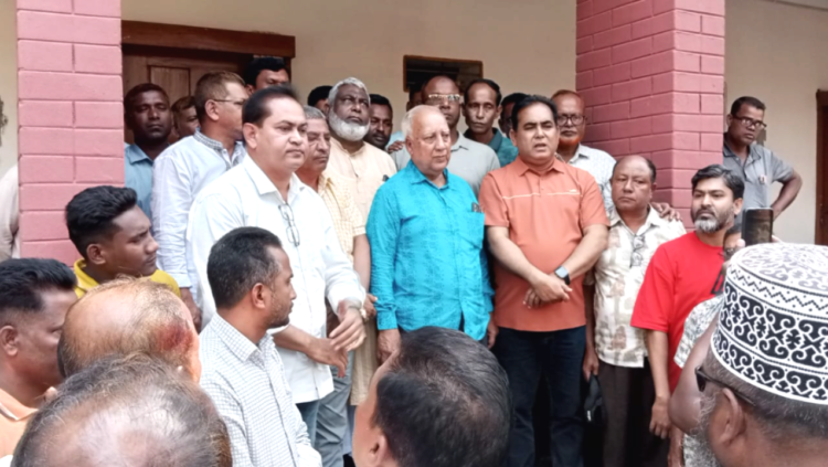 ডিমলায় নবনিযুক্ত জেলা প্রশাসককে ফুলেল শুভেচ্ছা জানাল উপজেলা বিএনপি