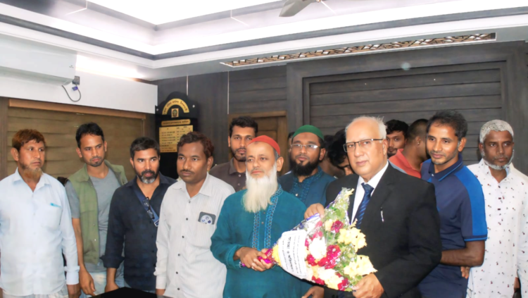 ৯নং ইটাখোলা ইউনিয়ন ওয়ার্ড বিএনপির পক্ষ থেকে জেলা পরিষদ প্রশাসককে ফুলেল শুভেচ্ছা ও অভিনন্দন