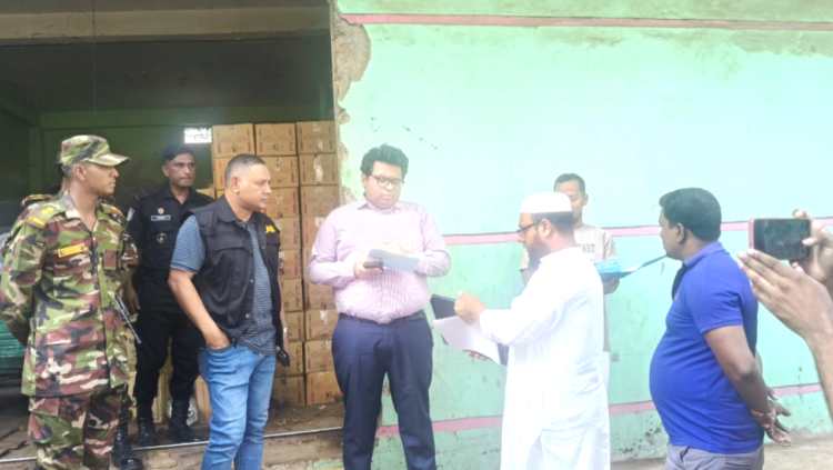 ভোজ্যতেল মজুদ: হাটহাজারীতে ৩০ হাজার লিটার তেল উদ্ধার, জরিমানা ১ লাখ টাকা