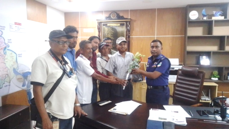 মাগুরা সাংবাদিক ইউনিয়ন ও প্রেসক্লাব শালিখার সাংবাদিকদের এসপির সাথে সৌজন্য সাক্ষাৎ