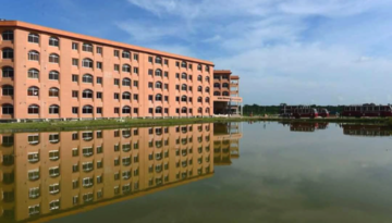 একাডেমিক শাটডাউনের ঘোষণা শিক্ষকদের, সেশনজটের শঙ্কা শিক্ষার্থীদের