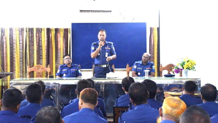 “দিনাজপুর ইন-সার্ভিস ট্রেনিং সেন্টারে মামলা তদন্ত বিষয়ক সক্ষমতা বৃদ্ধি কোর্সের উদ্বোধন করেন পুলিশ সুপার, দিনাজপুর মহোদয়”