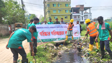 জয়পুরহাটে এডিস মশার প্রজনন স্থল ধ্বংসের খাল পরিষ্কার পরিচ্ছন্ন কর্মসূচি