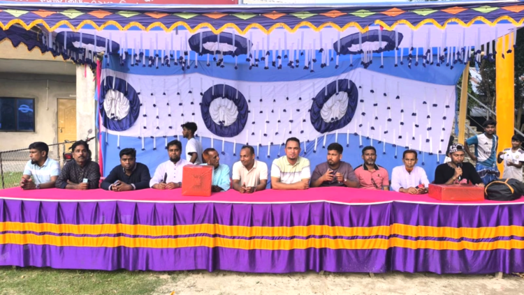 লোহাজুরী যুবক্রীড়া সংগঠনের উদ্যোগে এক বর্ণাঢ্য ও উৎসবমুখর পরিবেশে বিরাট ফুটবল খেলা অনুষ্ঠিত