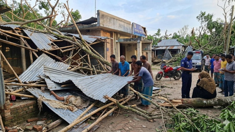 কালবৈশাখীর তাণ্ডবে শ্রীপুরে ঘরের চালা ধসে বৃদ্ধের মৃত্যু