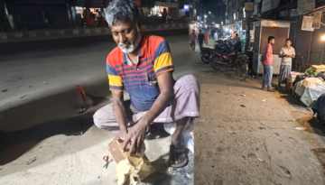 পার্সেল খুলতেই বোমা বিস্ফোরণ, ভ্যানচালক আহত