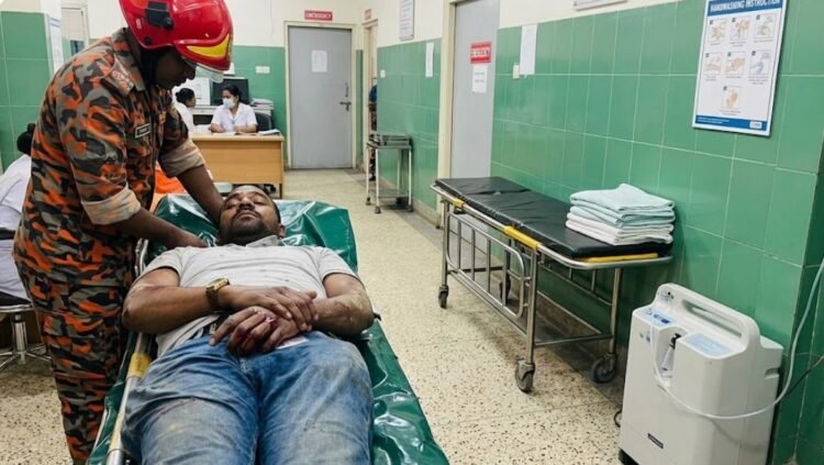 যশোর  সাতক্ষীরা মহাসড়ক যেন চাক্ষুষ  মৃত্যুফাঁদ!  মোটরসাইকেল – নসিমন সংঘর্ষে গুরুতর আহত ১