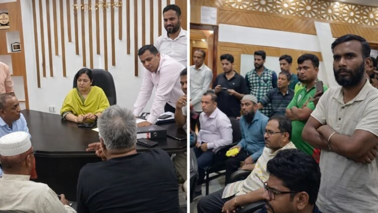 ডোমার পৌরসভায় অটোরিকশা শৃঙ্খলায় নতুন উদ্যোগ: নির্দিষ্ট স্থানে পার্কিং ও নাম্বার প্লেট বিতরণের সিদ্ধান্ত