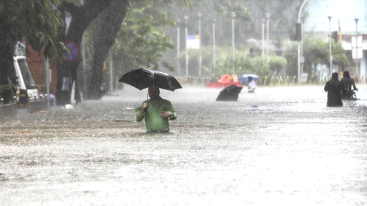 তাপপ্রবাহ শেষে টানা বৃষ্টি, তিন বিভাগে অতিভারীর শঙ্কা—উত্তর-পূর্বে আকস্মিক বন্যার আশঙ্কা