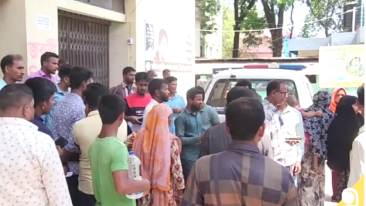 ঠাকুরগাঁও হাসপাতালে চিকিৎসকের অবহেলায় শিশু মৃত্যুর অভিযোগ