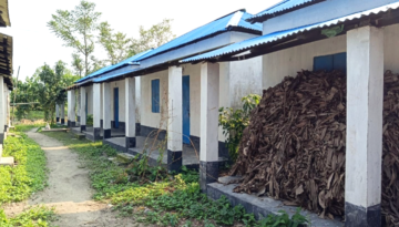 রাজারহাটের জয়কুমোর আবাসন দিনে দিনে হচ্ছে ফাঁকা, চুরি যাচ্ছে দরজা-জানালা, দুর্ভোগে অবশিষ্ট বাসিন্দারা