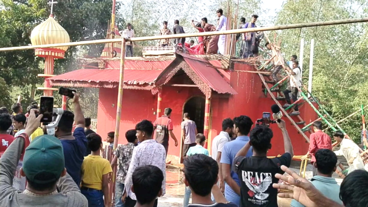 কোরআন নিয়ে বিরূপ মন্তব্য করায় : দরবারে হামলা কথিত পীর নিহত