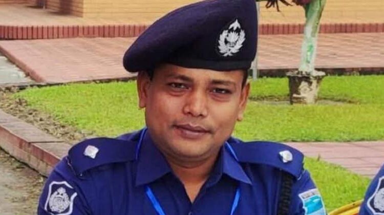 ঢাকা জেলার শ্রেষ্ঠ ওসি আশুলিয়া থানার রুবেল হাওলাদার
