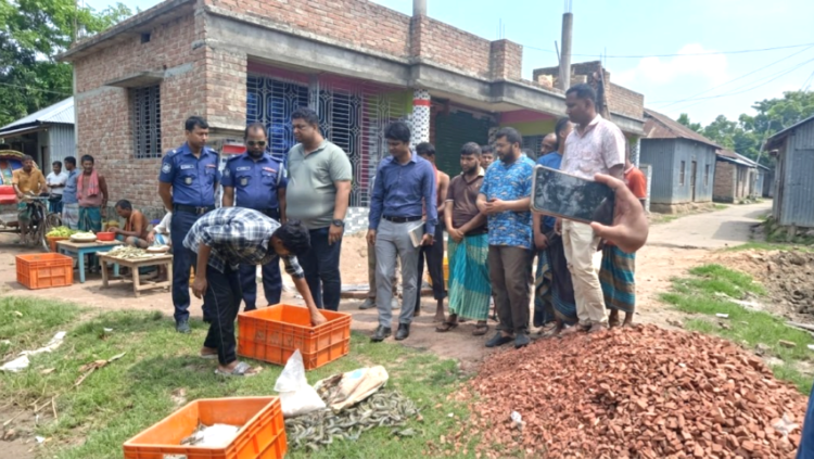 শ্যামনগরে চিংড়িতে জেল পুশ করায় ব্যবসায়ীকে ৫০ হাজার টাকা জরিমানা