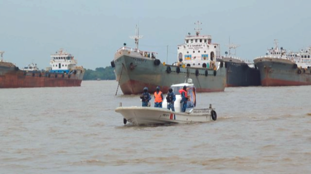 ‎জ্বালানি সংকটে মোংলা বন্দরে পণ্য খালাসে ব্যহত হচ্ছে