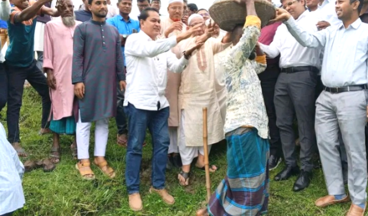ডিমলায় খাল খনন কার্যক্রমের উদ্বোধন: জলাবদ্ধতা নিরসনে সরকারের দৃঢ় পদক্ষেপ