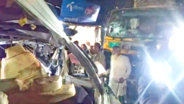 নাগেশ্বরীতে ট্রাক-মাইক্রোবাস সংঘর্ষে শিশুসহ নিহত ৫, আহত ১১