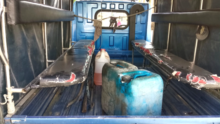 ফুলবাড়ীতে অভিযান চালিয়ে ৫০ লিটার পেট্রোল জব্দ