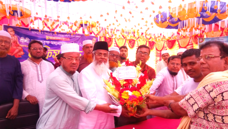 মনিরামপুর এমপি কে ফুলেল শুভেচ্ছা