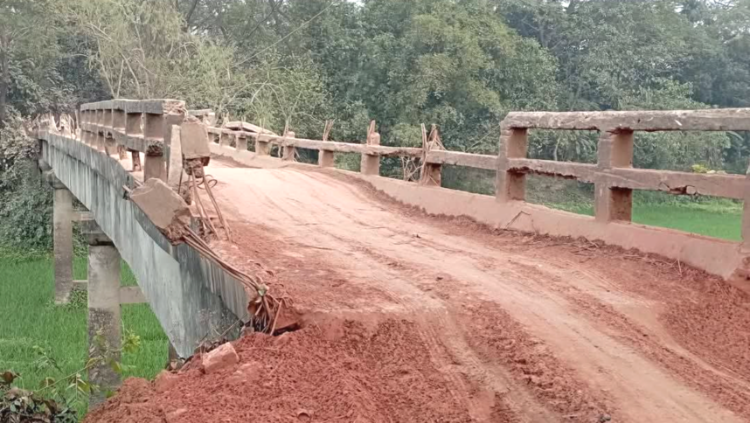 নান্দাইল উপজেলায় সিংরইল ইউনিয়নে  মৃত্যুফাঁদে পরিণত ভোরাঘাট সেতু