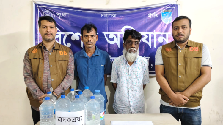 আশুলিয়ায় পৃথক অভিযানে ২ মাদক ব্যবসায়ী গ্রেফতার, ইয়াবা ও চোলাইমদ উদ্ধার