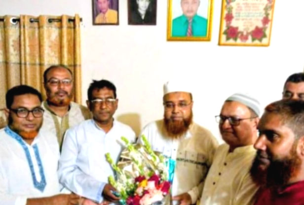 দাওয়াতে গিয়েও ফুলেল শুভেচ্ছায় সিক্ত হলেন কুড়িগ্রাম জেলা পরিষদের প্রশাসক সোহেল হোসাইন কায়কোবাদ