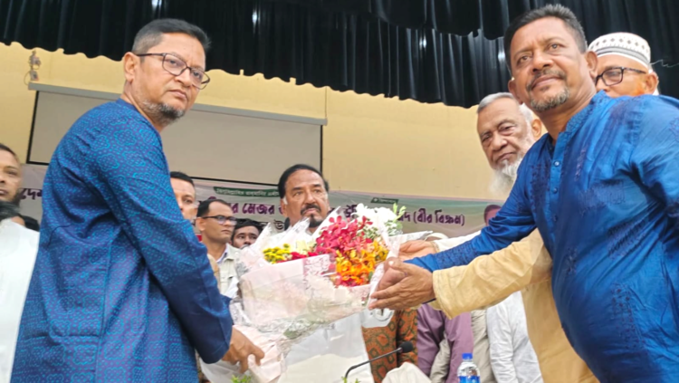 দেশকে লুটেরাদের রাষ্ট্রে পরিনত করেছেন শেখ হাসিনা: স্পিকার হাফিজ উদ্দিন