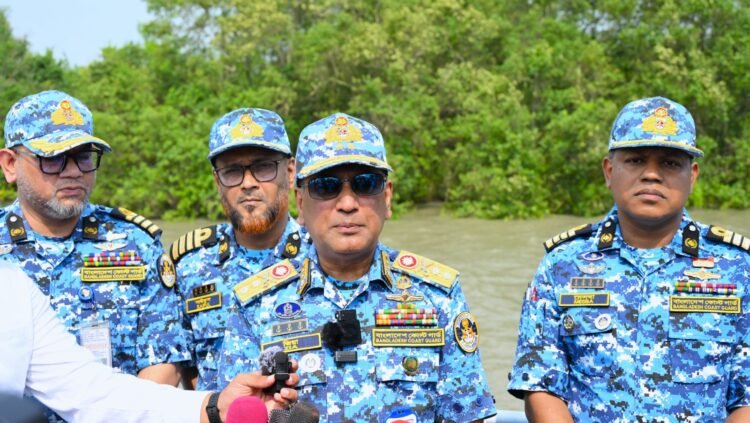 সুন্দরবনে দস্যুতা দমন, মাদক ও মানব পাচার রোধ কঠোর অবস্থানে  কোস্ট গার্ড 