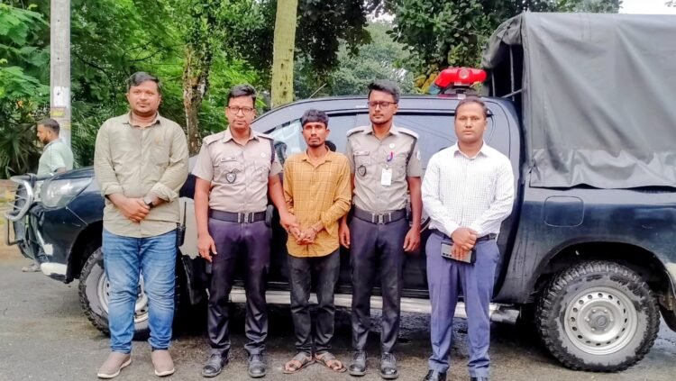 ধুনটে গাঁজাসহ যুবক গ্রেপ্তার