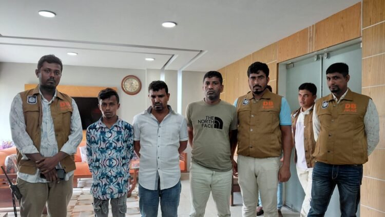 শয়তানের নিঃশ্বাস চক্রের ৩ সদস্য গ্রেফতার 