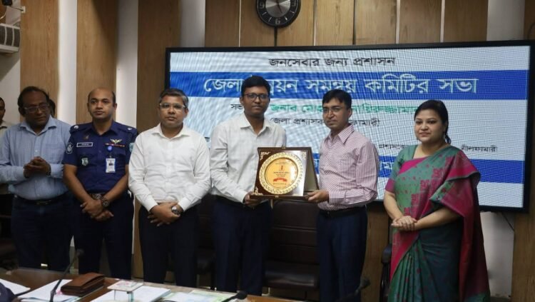 নীলফামারী জেলার শ্রেষ্ঠ এসিল্যান্ড নির্বাচিত হলেন ডিমলার রওশন কবির