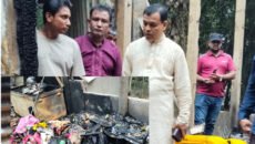 নান্দাইলে অগ্নিকাণ্ডে ক্ষতিগ্রস্ত পরিবারের পাশে প্রতিমন্ত্রী ইয়াসের খান, পরিদর্শনে এনামুল কাদির