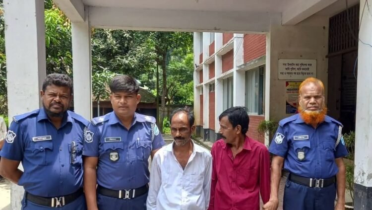 দৌলতপুরে ১০০ গ্রাম গাঁজাসহ দুই মাদক ব্যবসায়ী গ্রেফতার