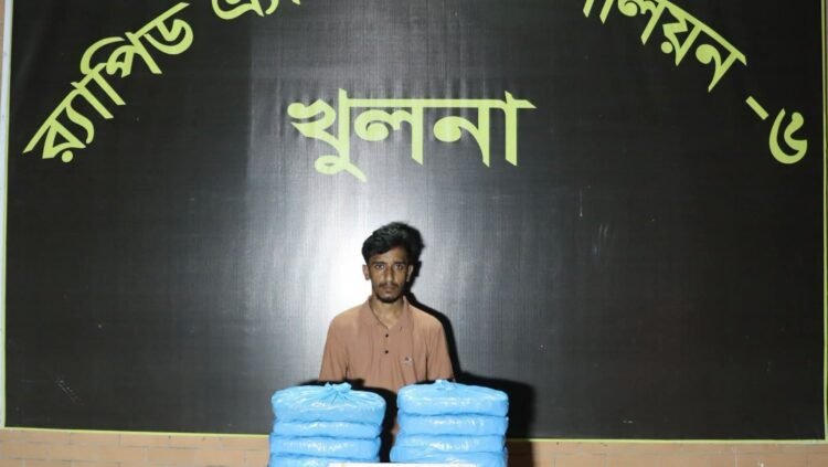 ১৪ কেজি গাঁজাসহ একজন মাদক ব্যবসায়ীকে গ্রেফতার করেছে র‍্যাব-৬