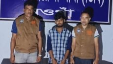 মাথায় হাত বুলিয়ে দোয়া করায় বাবাকে খুন