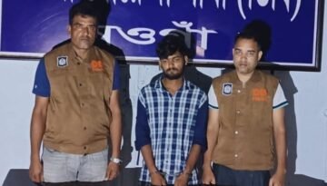 মাথায় হাত বুলিয়ে দোয়া করায় বাবাকে খুন