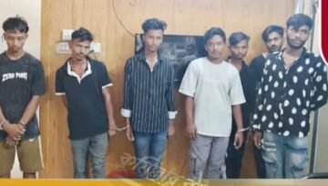 ডাকাতি প্রস্তুতি কালে সাত শীর্ষ সন্ত্রাসীদের আটক করেছে পুলিশ