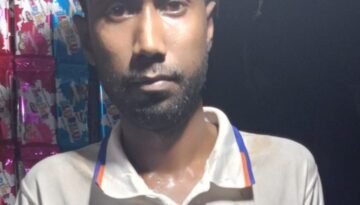 সংবাদ সংগ্রহ করতে গিয়ে মারধরের  স্বীকার সাংবাদিক মাহফুজুল