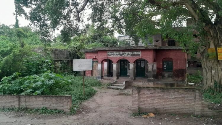 ভেড়ামারা উপস্বাস্থ্য কেন্দ্র আর কতদিন থাকবে অবহেলিত