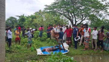 নেত্রকোনায় ঘুমে ট্রেনের দরজা থেকে ছিটকে যুবকের মৃত্যু