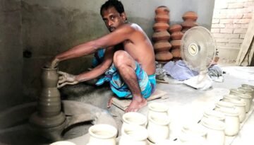 হারিয়ে যেতে বসেছে আত্রাইয়ে মৃৎশিল্প