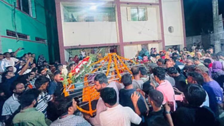কুষ্টিয়ায় সাংবাদিক দেবাশীষ দত্তসহ পরিবারের ৪ সদস্যের সৎকার- দাফন সম্পন্ন