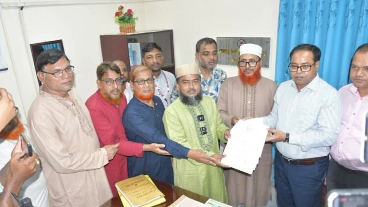 ঠাকুরগাঁও-১ উপনির্বাচন: ১১-দলীয় ঐক্যের প্রার্থী দেলাওয়ার হোসেনের মনোনয়নপত্র জমা – প্রচার শুরু ৮ অক্টোবর